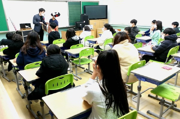 [상모초]-2021 상모감성온학교 운영 보도자료 사진 2.jpg