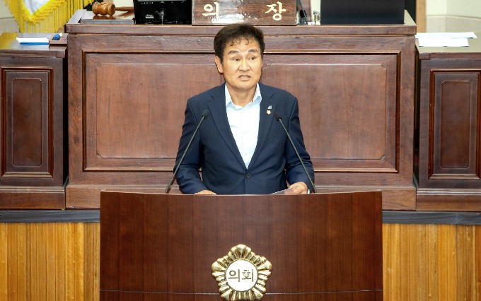 4. 5분 자유발언- 김재우 의원.JPG