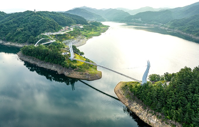 영주-1 (참고사진)영주댐 주변 용마루 공원 전경.jpg
